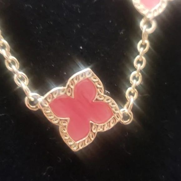 Unbranded Pink and Gold clover bracelet - Picture 2 of 2